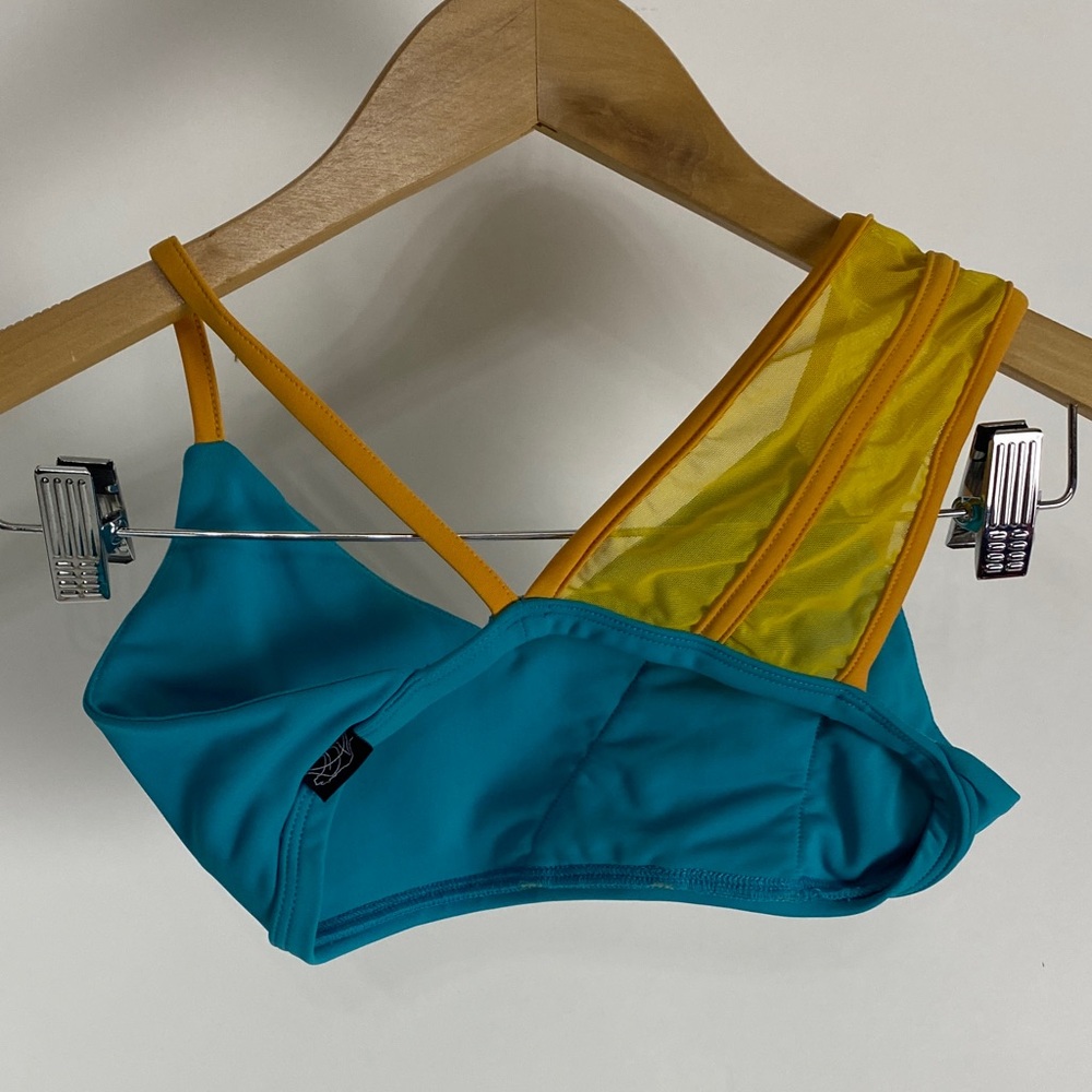 Toger Friday Chica Crop Top 2.0 Adult Size XS - Picture 4 of 7
